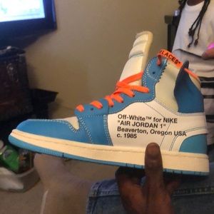 Off-white UNC Jordan 1